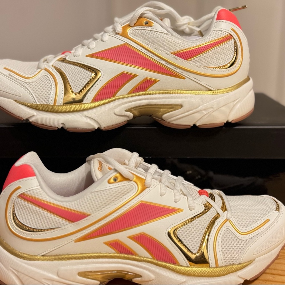 WOMEN'S REEBOK PREMIER ROAD PLUS VI RUNNING SHOES - Picture 1 of 16